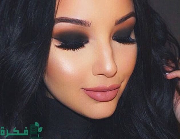 مكياج يناسب فستان رصاصي