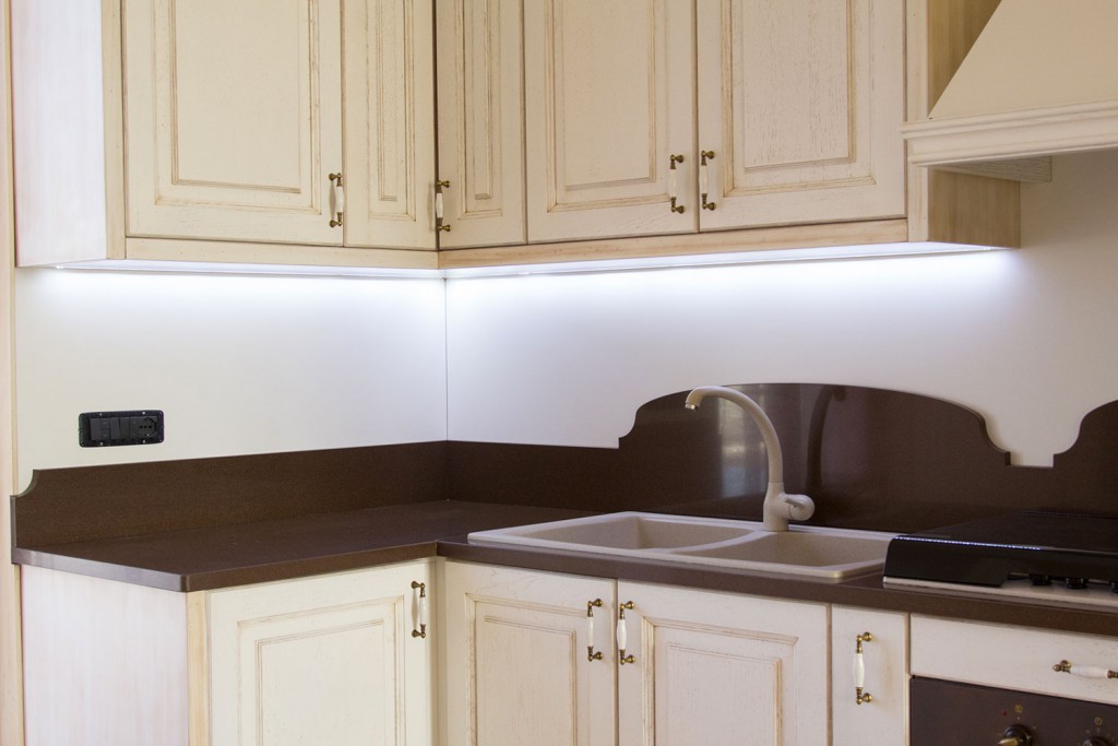 Cucina rustica anta rovere massello - Lo Scrigno Arredamenti