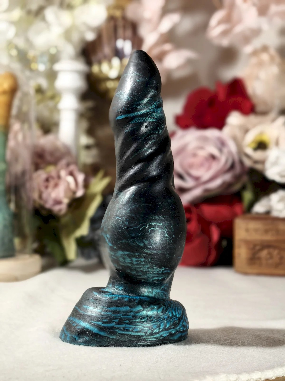 Fantasy werewolf dildo