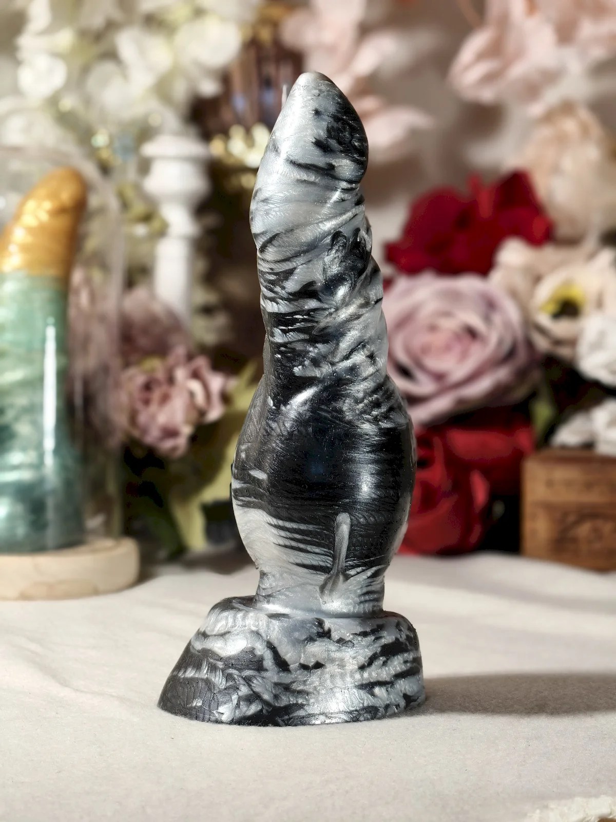 Fantasy werewolf dildo