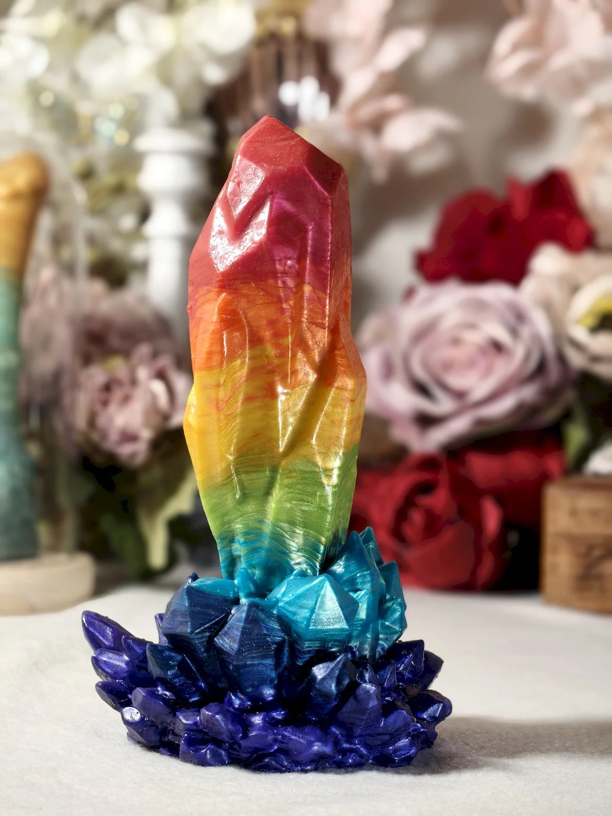 Crystal fantasy crystal dildo with small crystal details