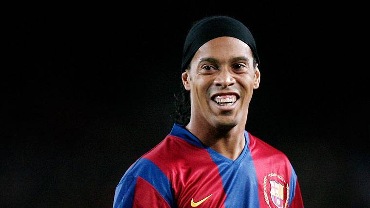 Ronaldinho : Ronaldinho Gaucho Withdraws Of The Football In Active