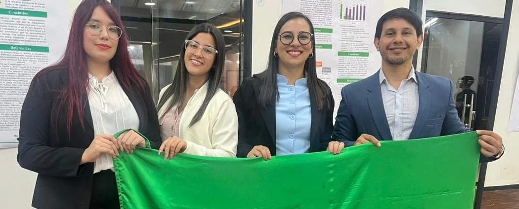 FCE marca presencia en el III Foro de Investigadores de la UPE