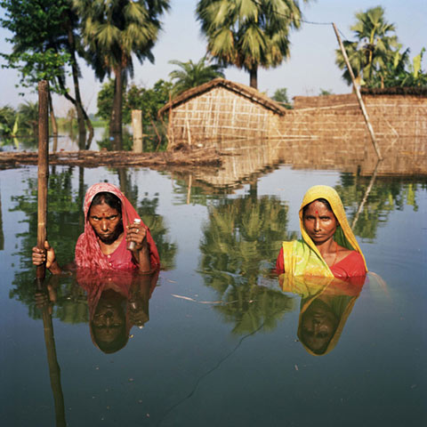 flood victims Gideon-Mendel photography