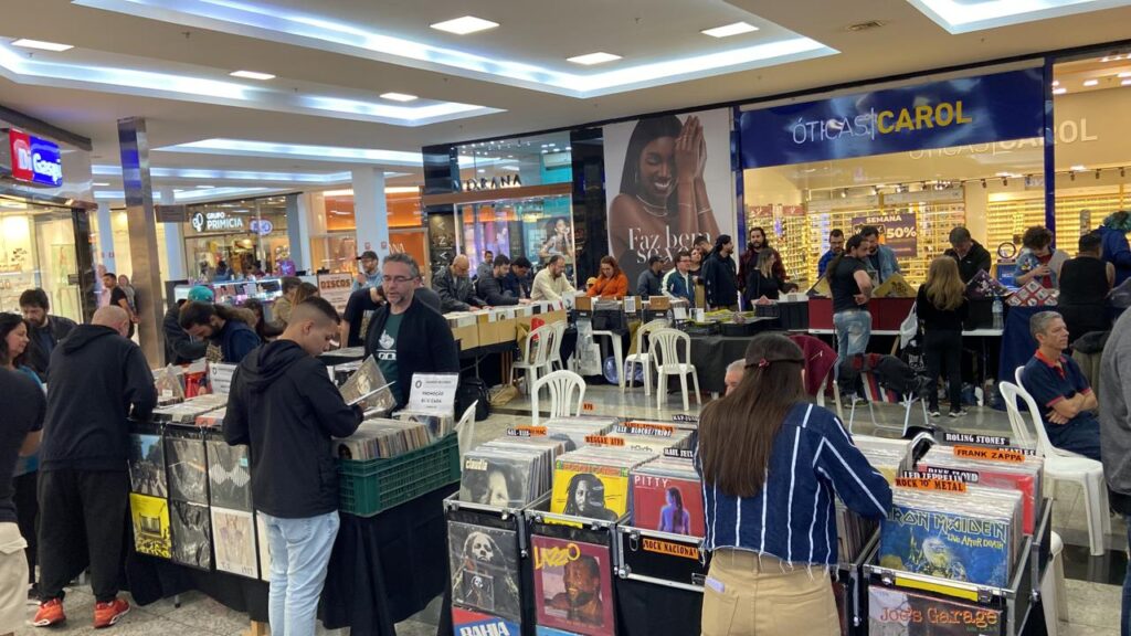 Pátio Limeira Shopping sedia Feira de Discos com mais de 5 mil itens