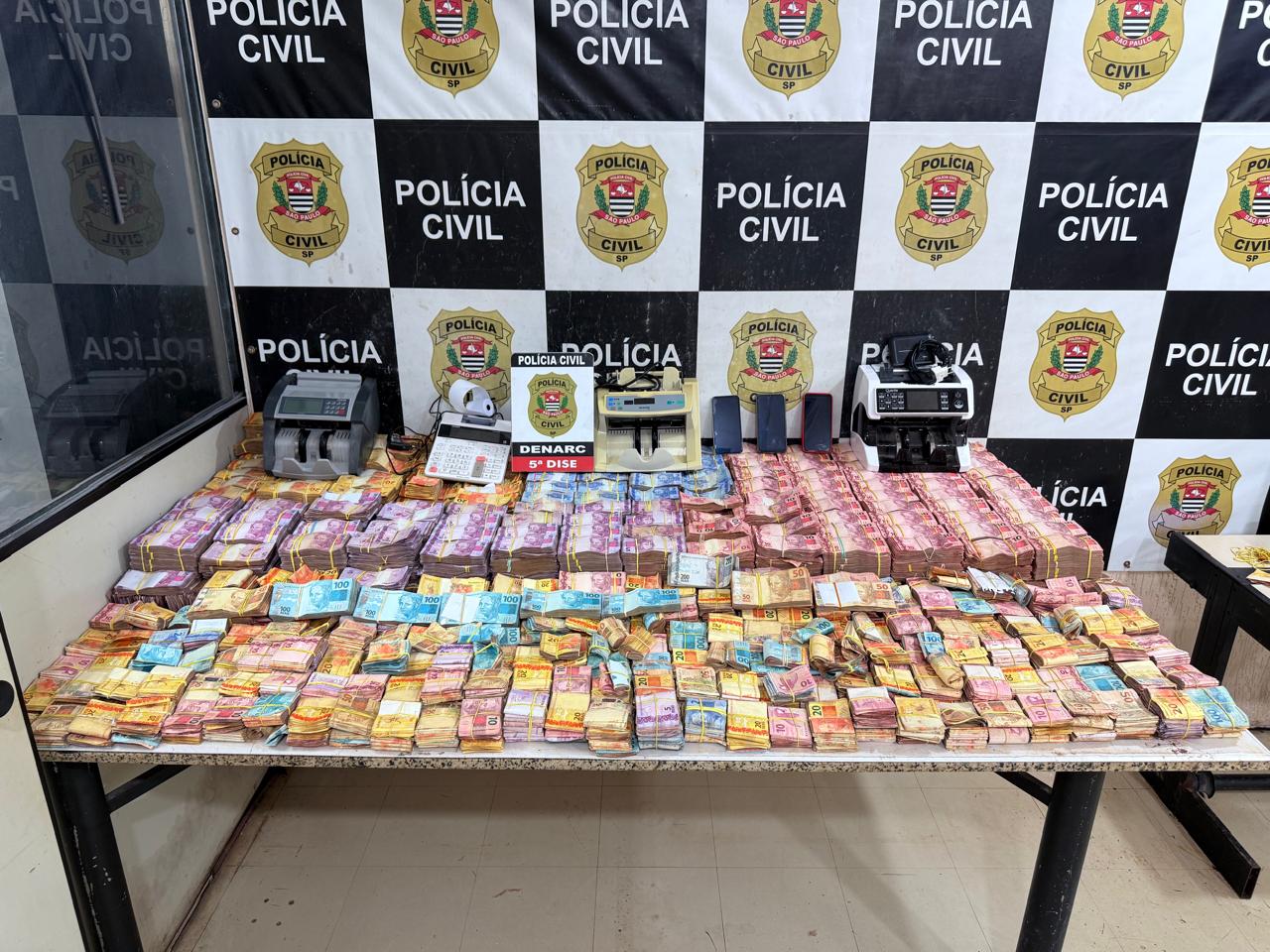 Polícia de SP prende casal da ‘quadrilha do THC’ com quantia milionária em hotel