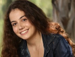 Η γη της ελιάς: Δίχως τέλος ο εφιάλτης της Άννας- Σκοτώνει τους βιαστές της και συλλαμβάνεται