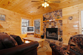 These seven countryside homes show rustic luxury at its finest. American Spirit- Pine Haven 379 - Brand New chalet in
