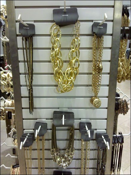 Hook Patterns in Jewelry