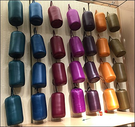 Packable Retail Color Array Perspective