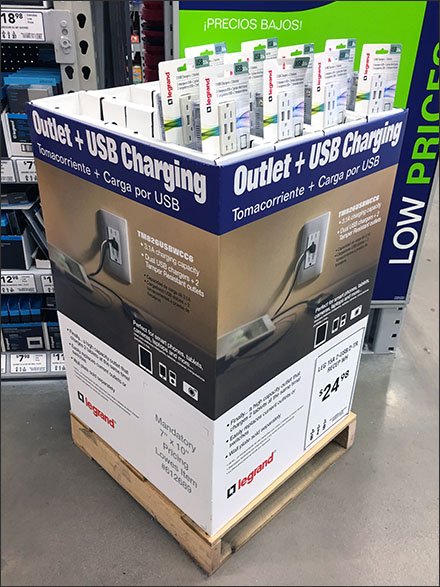 electrical-outlet-charging-port-display-2