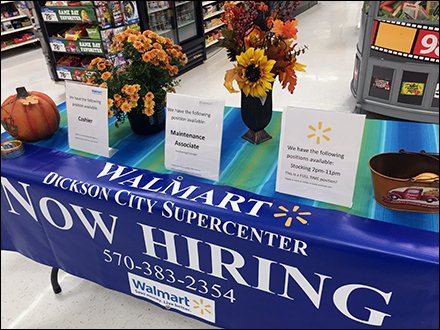 fall-hiring-decorations-and-table-drape-2