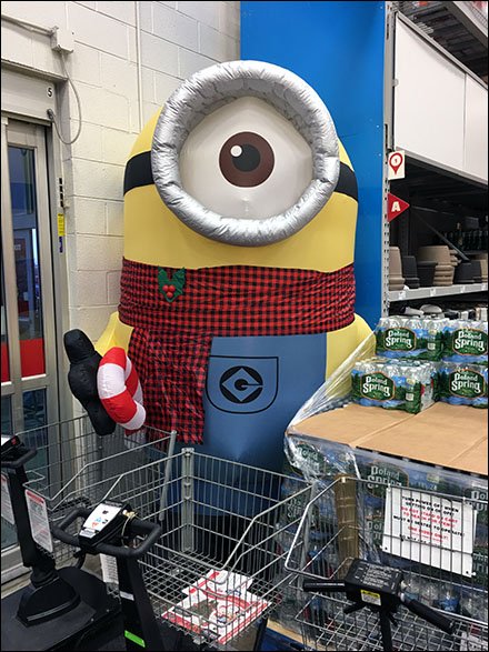 giant-minion-inflatable-2