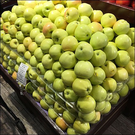 Gourmanoff Apple Produce Pyramid