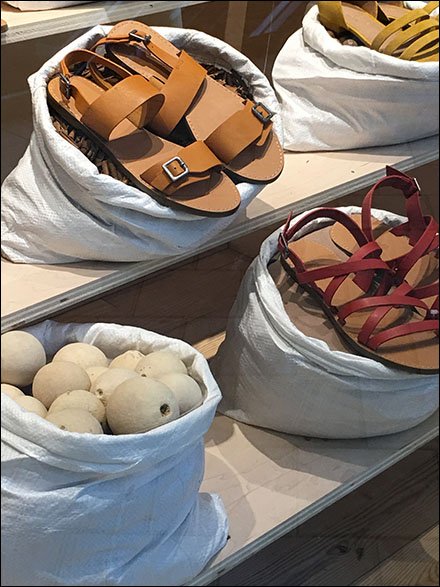 Sandals Sold In Sacks Visual Merchandising 5