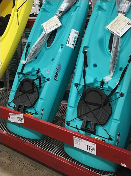 Vertical Kayak Pallet Rack Retail Display