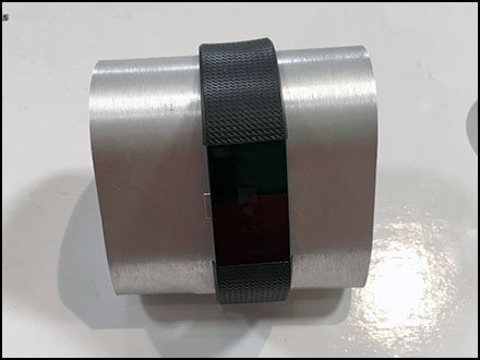 Fitbit Metal Wrist Hump Display