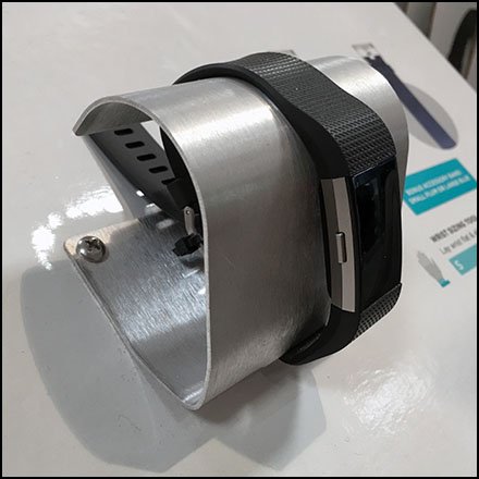 Fitbit Metal Wrist Hump Display