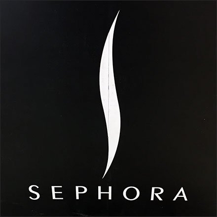 Sephora Storefront Power Aisle Display