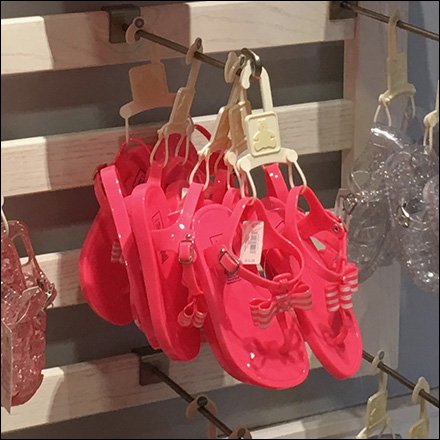 Do-It-Yourself Slatwall Bar Merchandising System