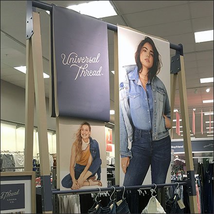 Universal Thread Triangular Hangrail Display