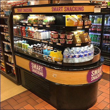 Curvilinear Smart Snacking Cashwrap Display