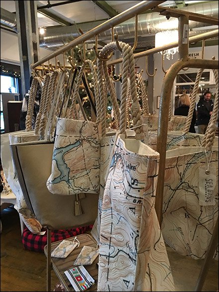 Perfect Purse Hook Merchandising Rack