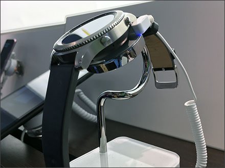 Smart Watch Display Stands At Verizon