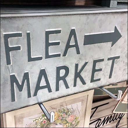 Flea Market This Way Directional Sign