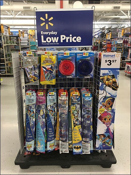 Massed Kite Selection Gridwall Pallet Display
