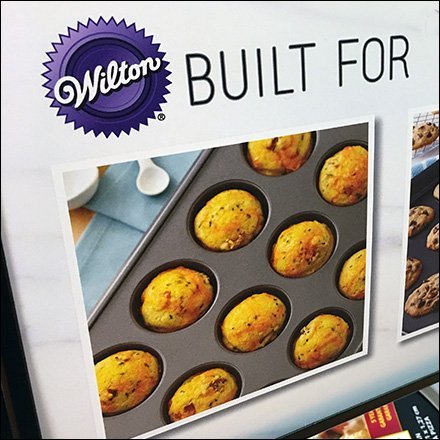 Wilton Baking Pan Wire Rack Display Feature2