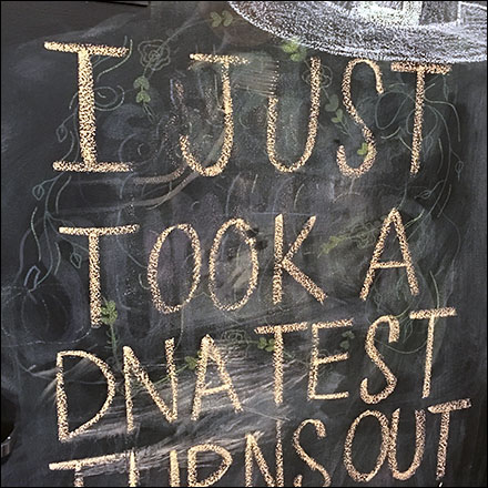 Witches DNA-Test Chalkboard Door