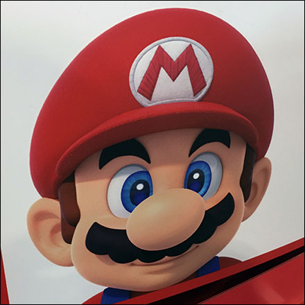 Nintendo Rounded Endcap Display