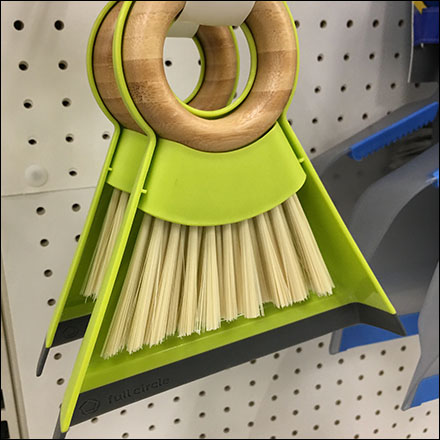 Labeled Dustpan Straight-Entry Scan-Hook