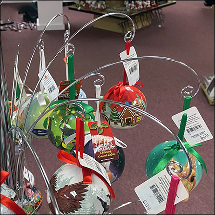Blinking Ornament Tree Merchandising