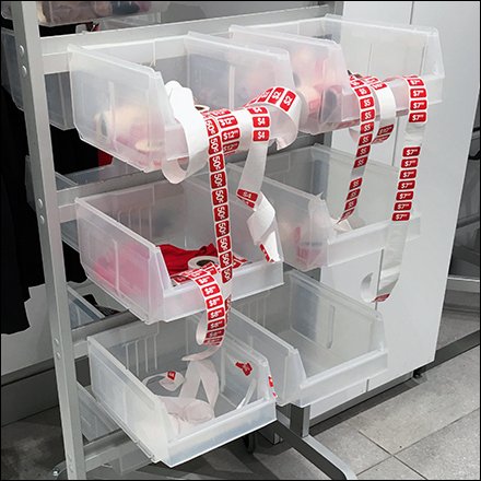 Tray-Equipped Price-Labeling Mobile Cart