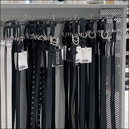 H&M Inline Bar-Mount Belt Display