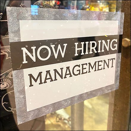 Hot-Topic Now Hiring Management Cling