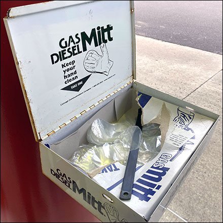 Keep-Your-Hand-Clean Gas Pump Mitt