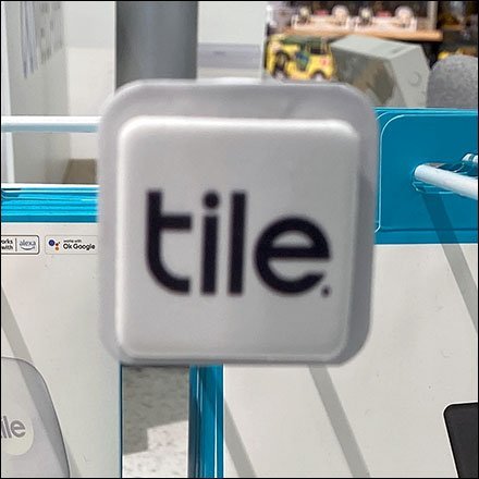 Tile Ganged Loop Hook Display