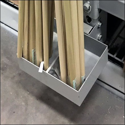 Wood Dowel Quiver Display for Pallet Rack