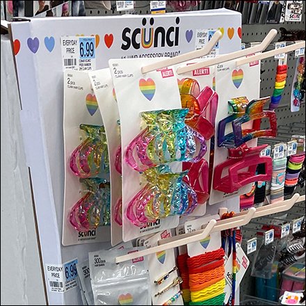 Scunci Hair Accessory In-Aisle Display Puts Out Trend Alert