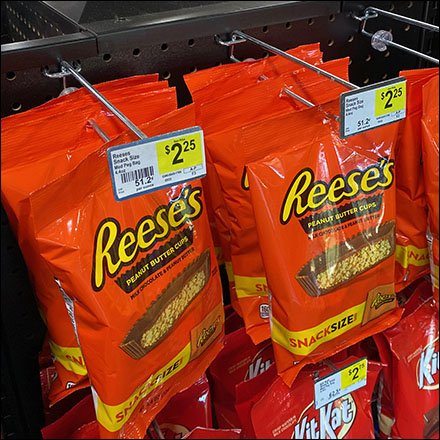 Reese's Island Metal-Plate Scan Hooks Display Outfitting