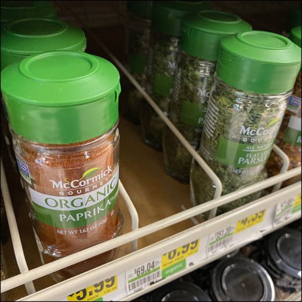 Inline Spice Center Open-Wire Shelf Management Maintains Order