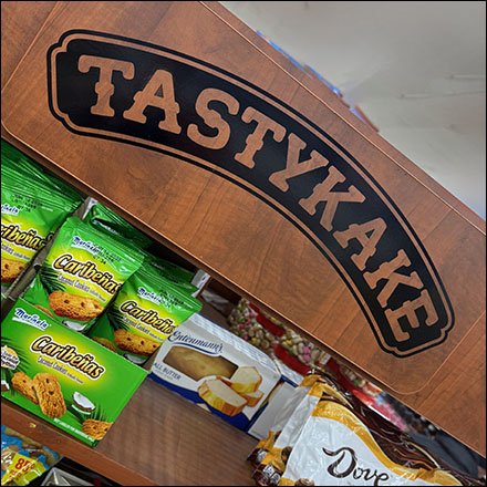 Key Food Tastykake Endcap Positions Brand Prominently