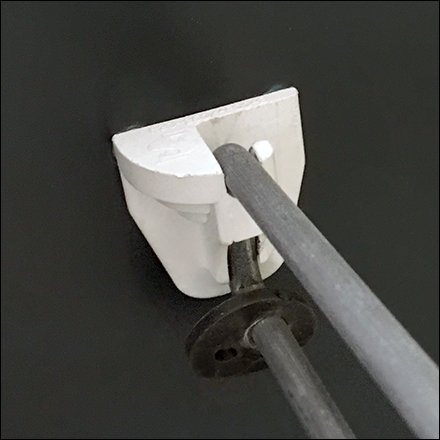 Harry's Truman Razor Straight-Entry Hook Outfitting