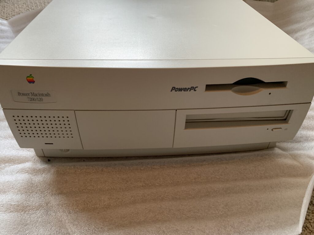 ｛希少｝Apple Macintosh など 1990s Apple Macintosh LC475 & M1296Z 12″ RGB CRT Display