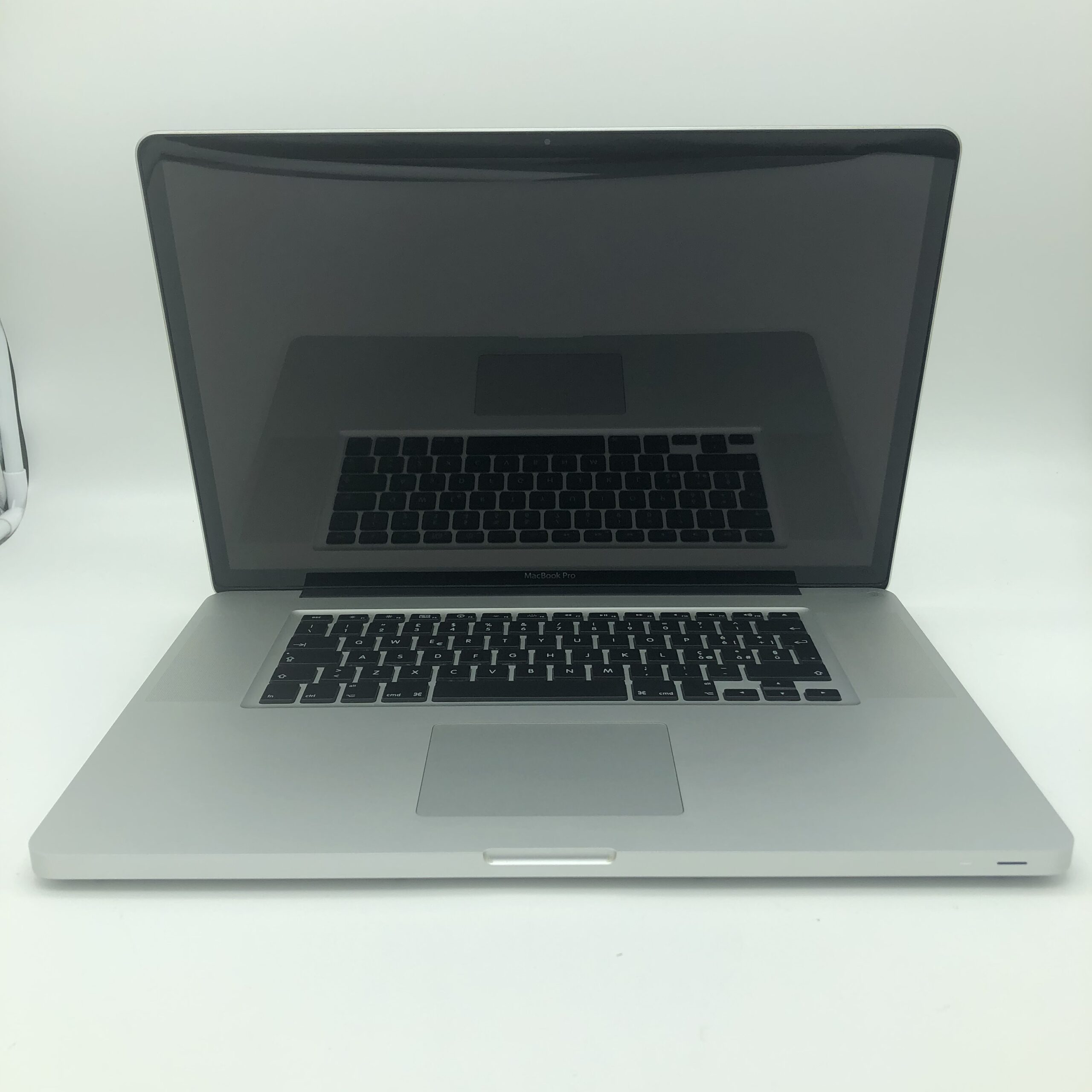 Apple MacBook Pro 17''intel®Core i7 2.2GHz early 2011