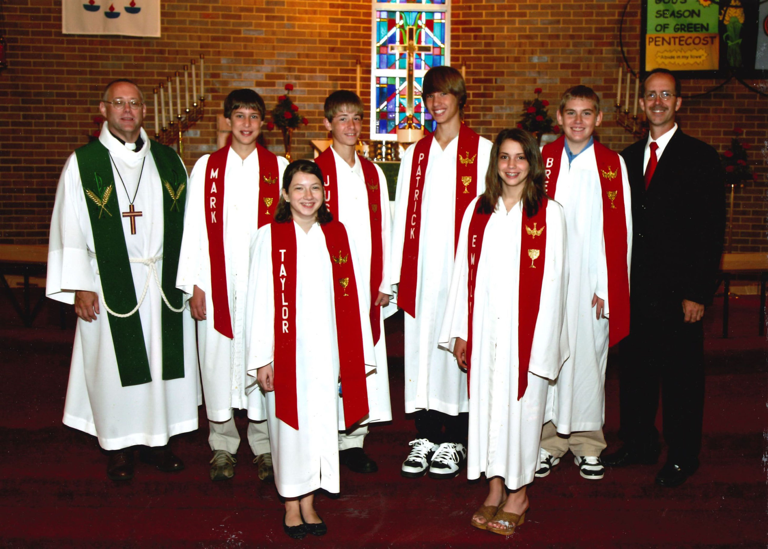 2007 1st row: Taylor Hofmeister, Emily Jones 2nd row: Pastor Jerry Gilbreath, Mark Sayre, Justin Heitman, Patrick Conley, Brett Durant, Burt Heithold ©Bobier Studio