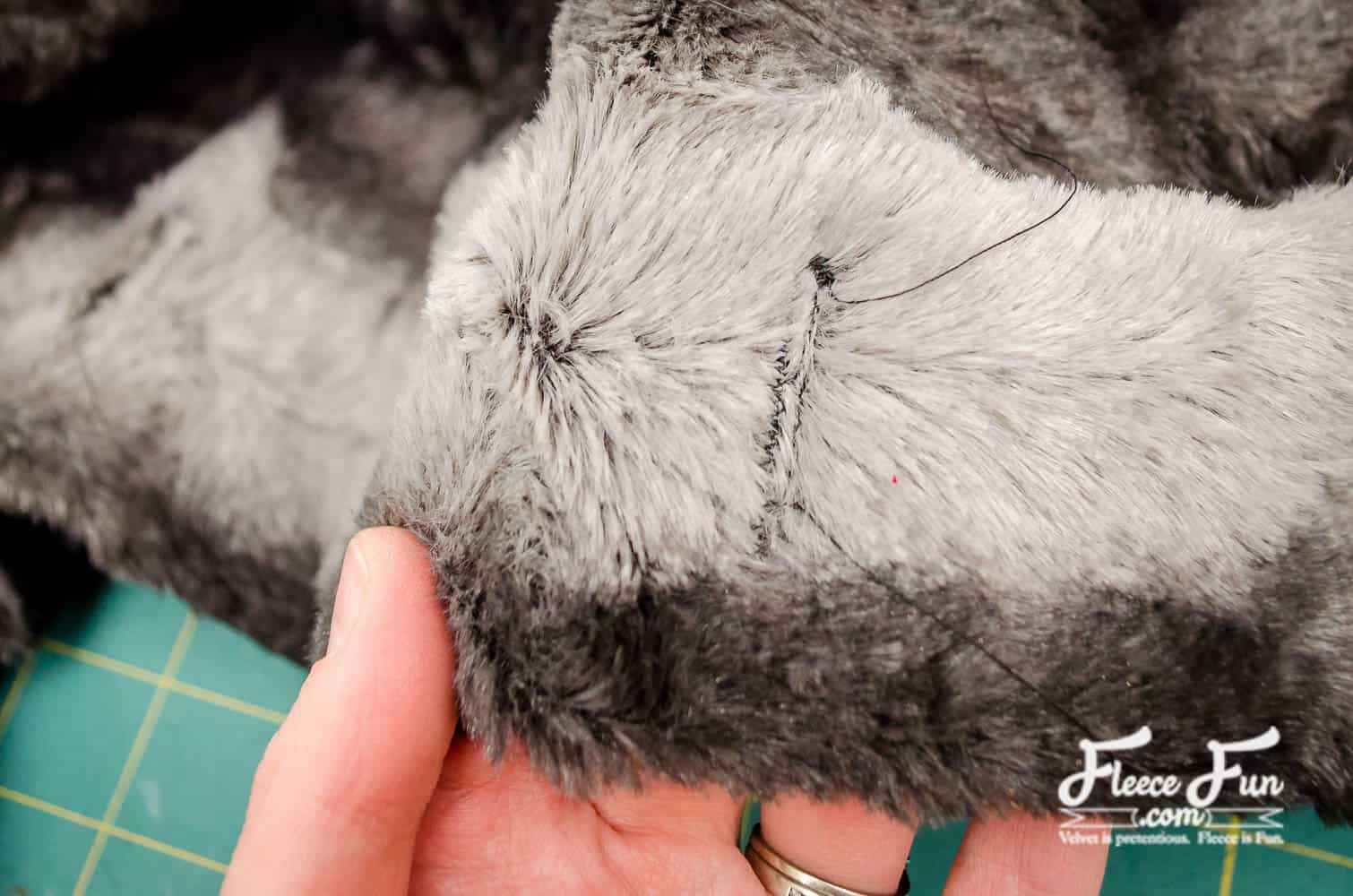 Fleece Ribbon Throw Tutorial ♥ Fleece Fun